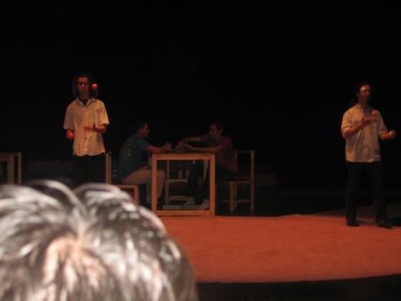 Brice é Tonton en jongleurs de fruit